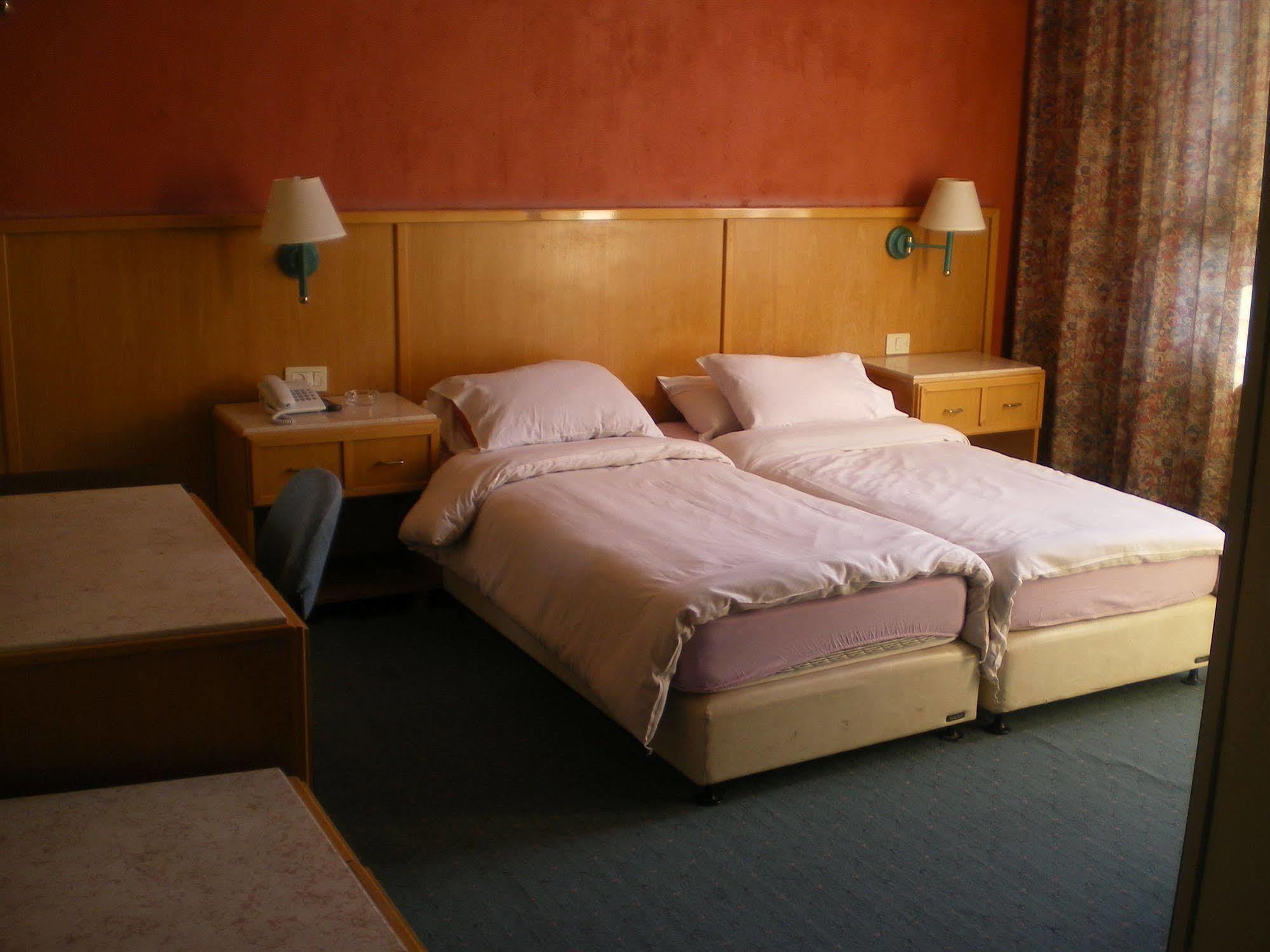 Marom Hotel Hayfa Oda fotoğraf