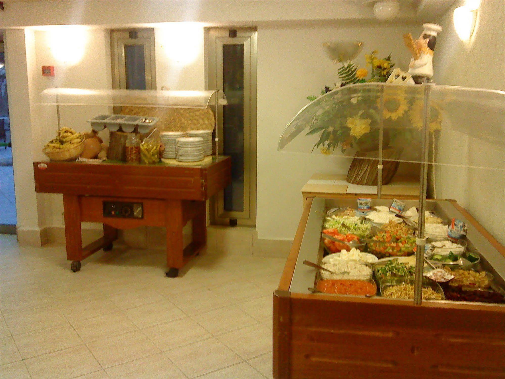 Marom Hotel Hayfa Restoran fotoğraf